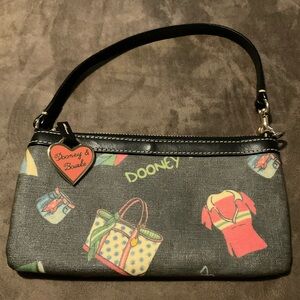 EC~ Rare Dooney & Bourke Canvas Summer Wristlet. Black Canvas